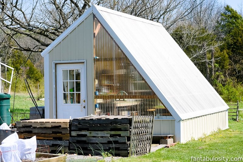 Greenhouse gardening ideas using some recycled items and other little tricks