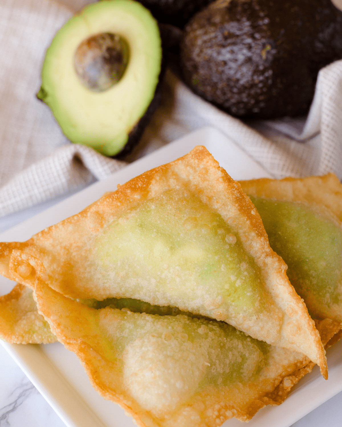 guacamole wontons with avocados 