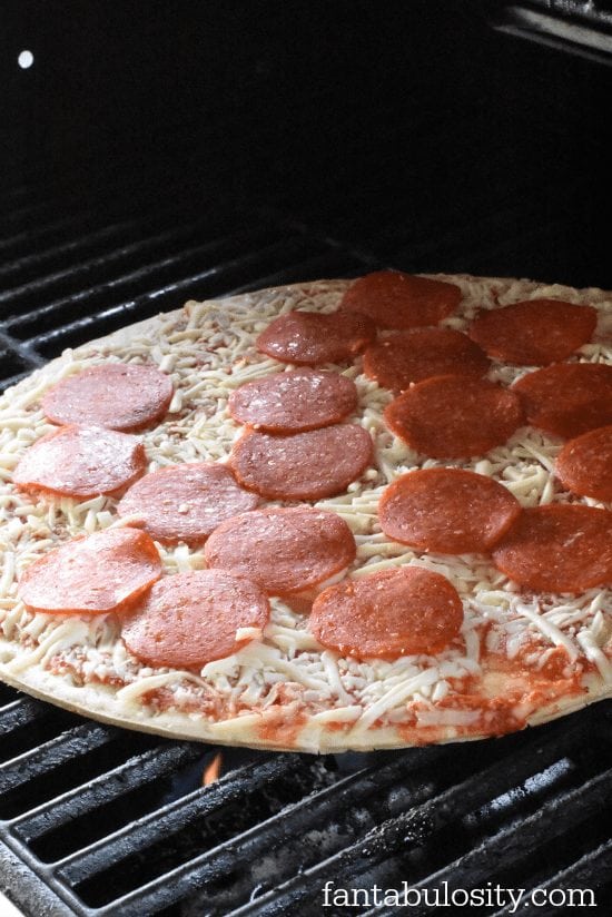 Cook pizza on the grill! fantabulosity.com