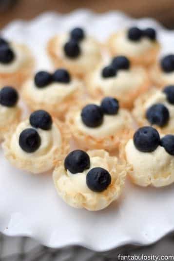Mini Cheesecakes for navy blue and white party or baby shower. You'll faint when you find out how easy these are. This can't be serious. https://fantabulosity.com