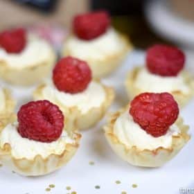 SERIOUSLY... these can't be this easy? Effortless Cheesecake Bites.