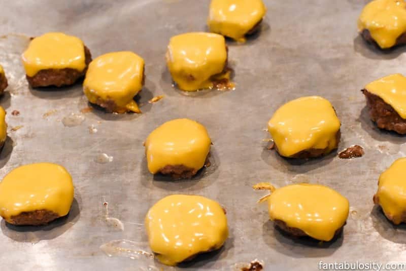 Mini Open faced bacon cheeseburger sliders on a Ritz crackers, appetizers! So cute & easy! Football Party Ideas fantabulosity.com