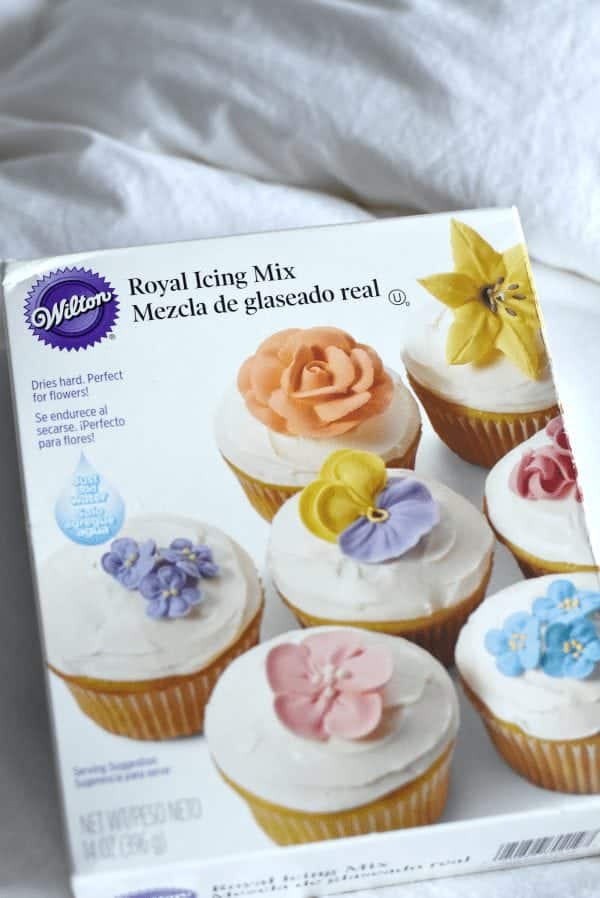 Cookie Decorating for Beginners: Royal Icing How To fantabulosity.com