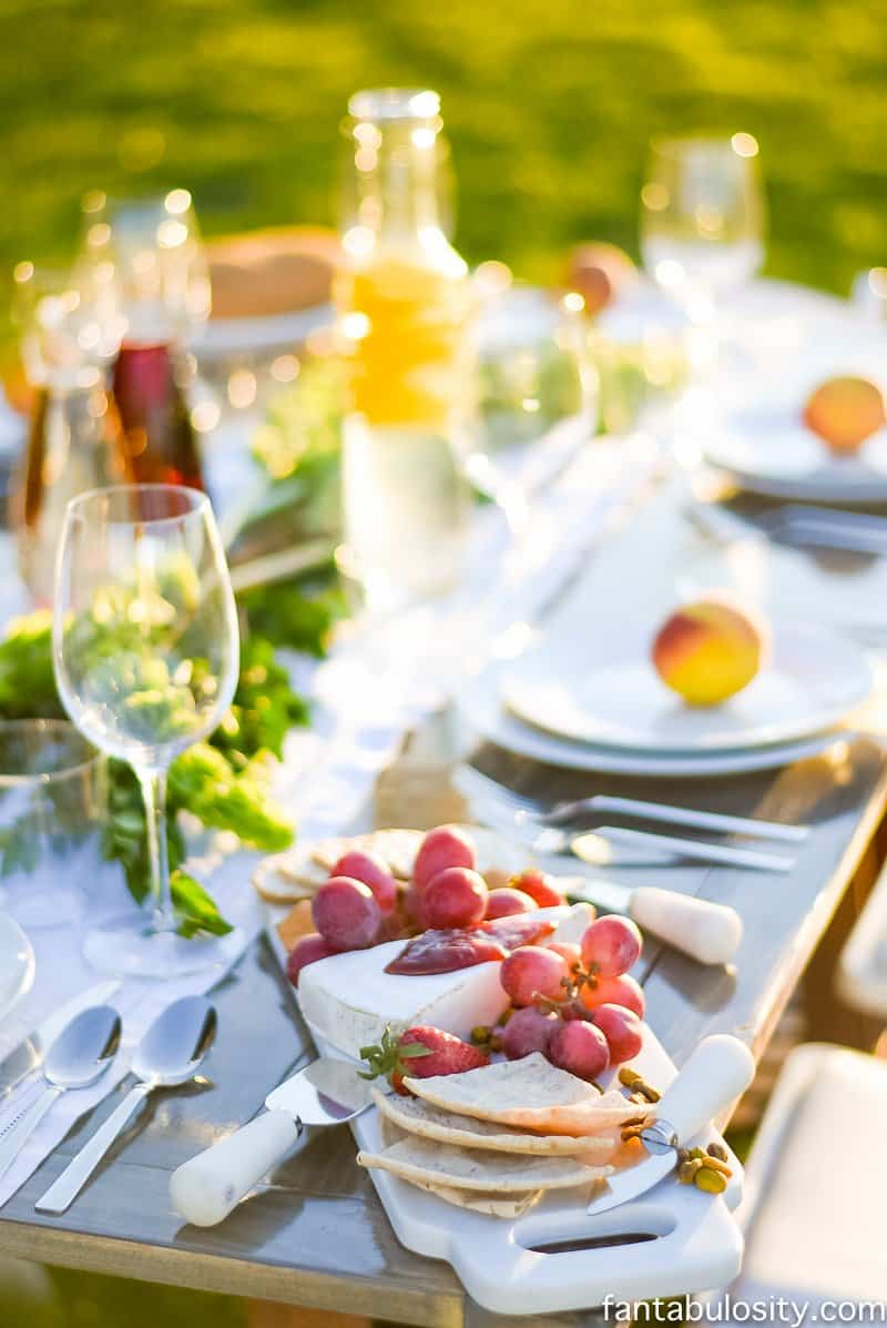 Pop Up Backyard Dinner Party: Entertaining Ideas, classy, easy simple, quick, fun, outside. Outdoor Party Ideas