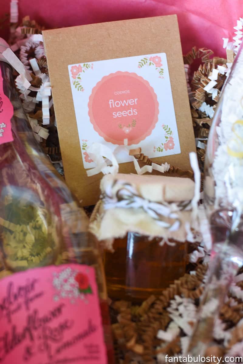 Favorite Things Invitation Ideas - Flower Seeds Packets! Ahhhh! So cute, and a cute party favor idea for a spring or summer party too!