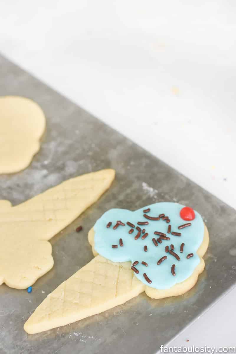 Ice cream cone sugar cookies! Using fondant instead of icing is so much easier!