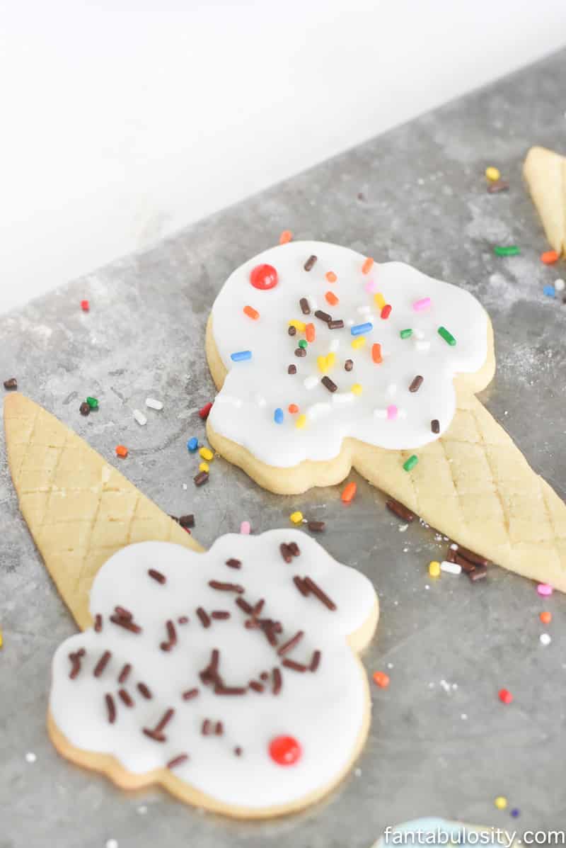 Ice cream cone sugar cookies! Using fondant instead of icing is so much easier!