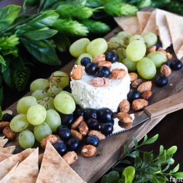 How to Make a Cheese Plate Appetizer: Ideas, presentation and display can be easy with a little trial and error! fantabulosity.com