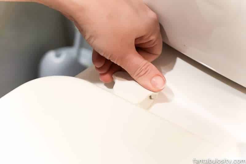 How do you remove urine smell from a bathroom?