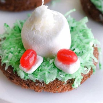 Awww, how cute and easy are these! Easter Dessert Idea: "Bunny in the Hole" Donuts