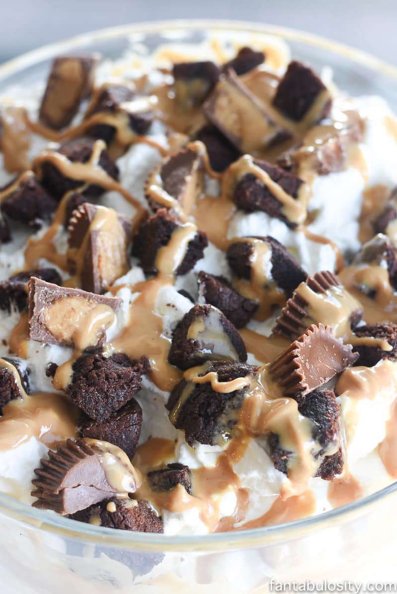 Easy No Bake Dessert- Brownie Peanut Butter Cup Cheesecake Trifle