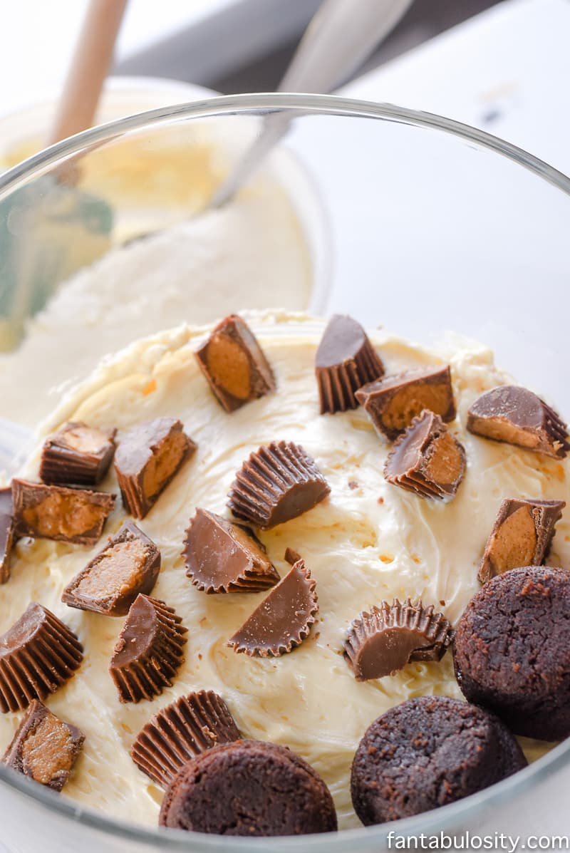 Easy No Bake Dessert- Brownie Peanut Butter Cup Cheesecake Trifle