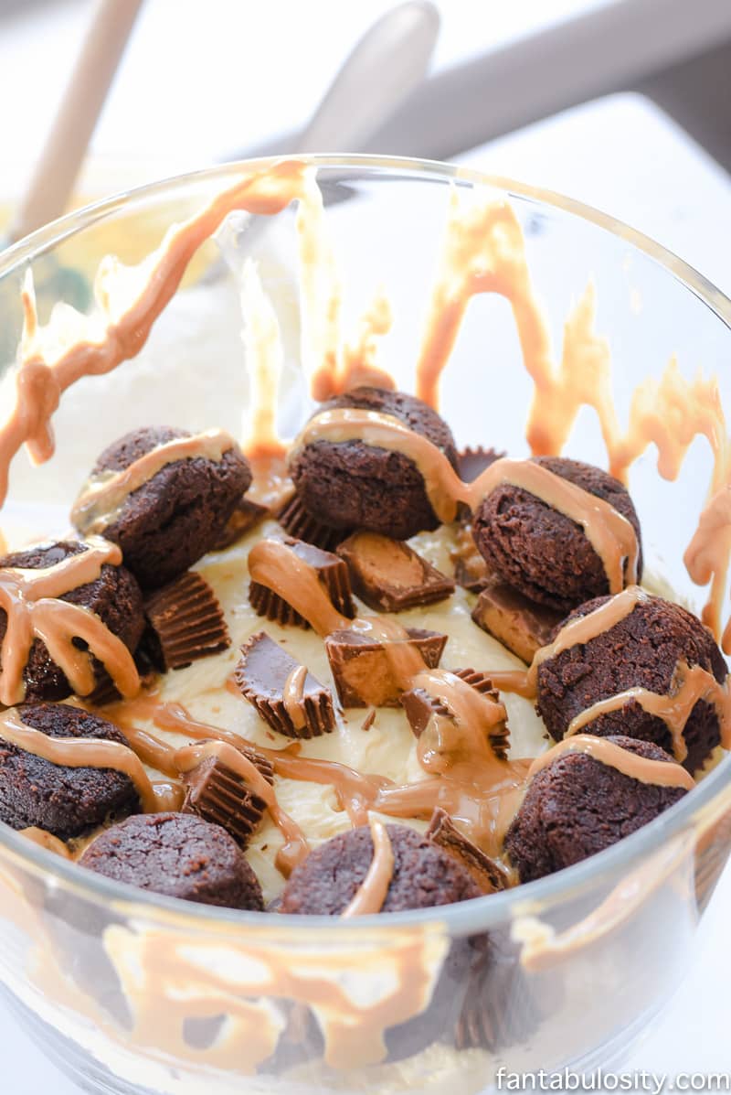 Easy No Bake Dessert- Brownie Peanut Butter Cup Cheesecake Trifle