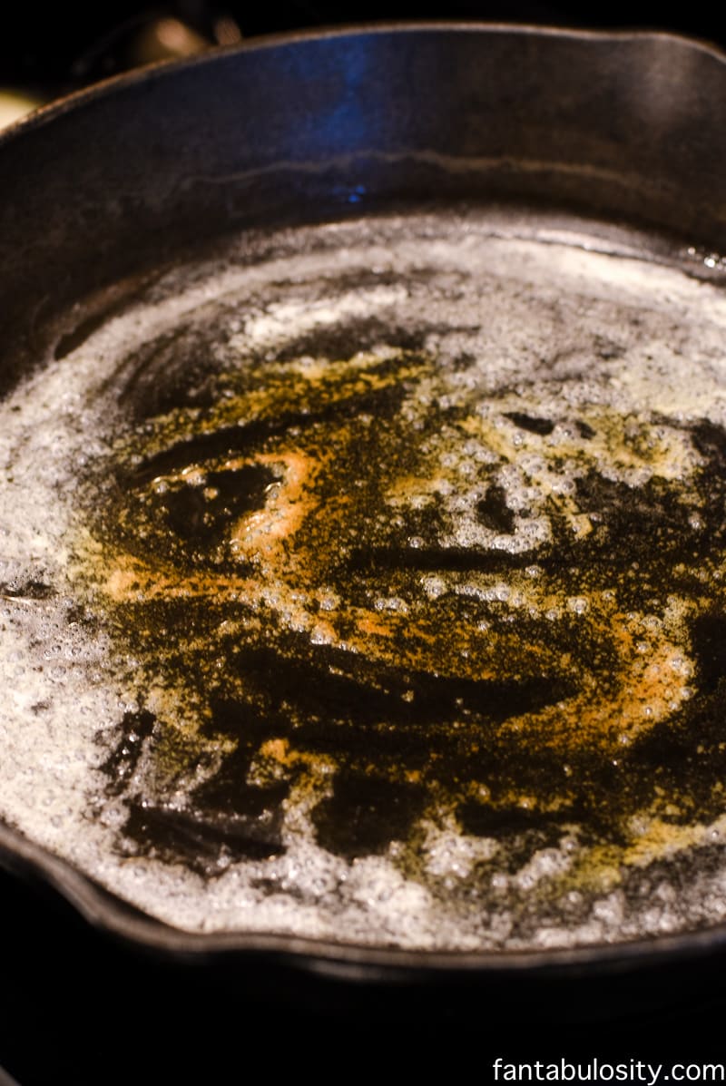  Mmmm! C'était tellement facile et incroyable, avec le beurre doré! Recette de steak facile: Poêlé et au four Photo 