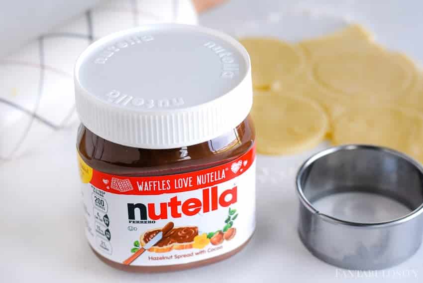 Nutella on top of sugar cookies is amazing!