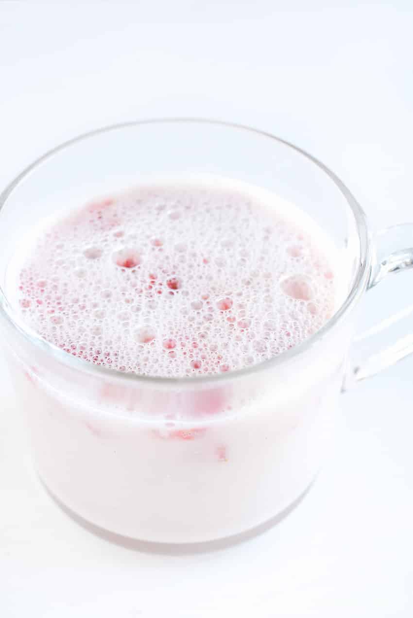 Hot Strawberries and Cream Smoothie! 