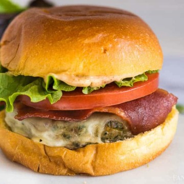 Baked turkey burgers recipe with brioche, cheese and veggies