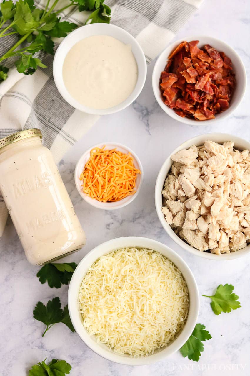 Ingredients for chicken bacon ranch pasta recipe