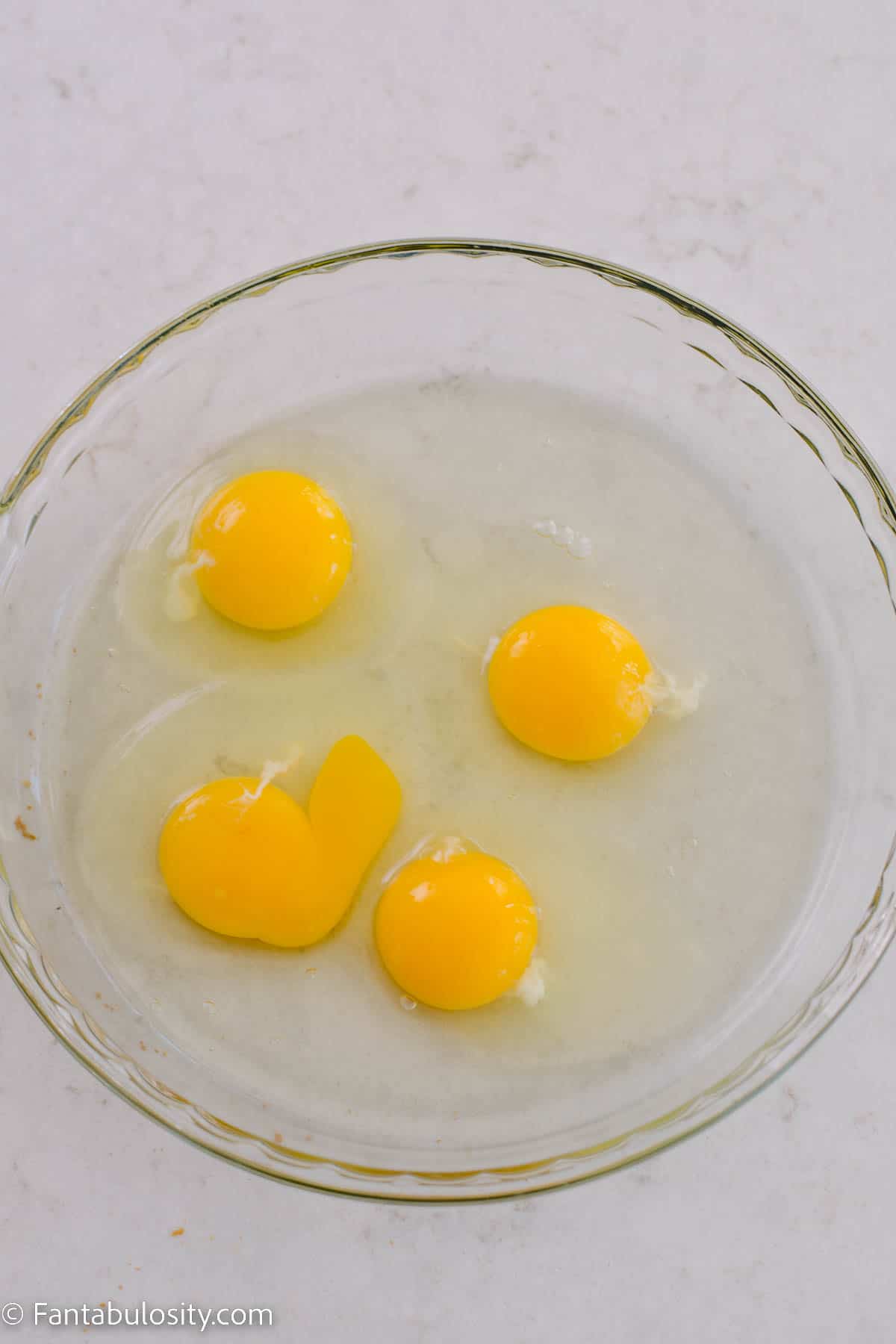 eggs in pie plate