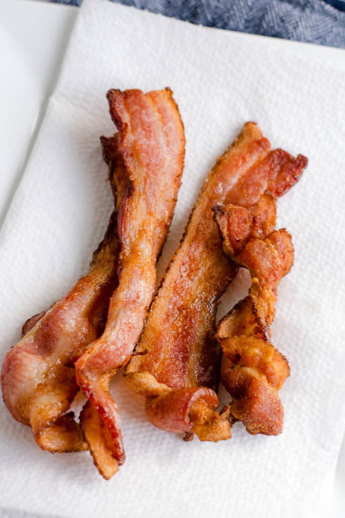 Bacon cooked in the air fryer for 8.5 minutes - crispy