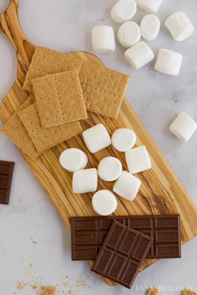 Ingredients for air fryer smores