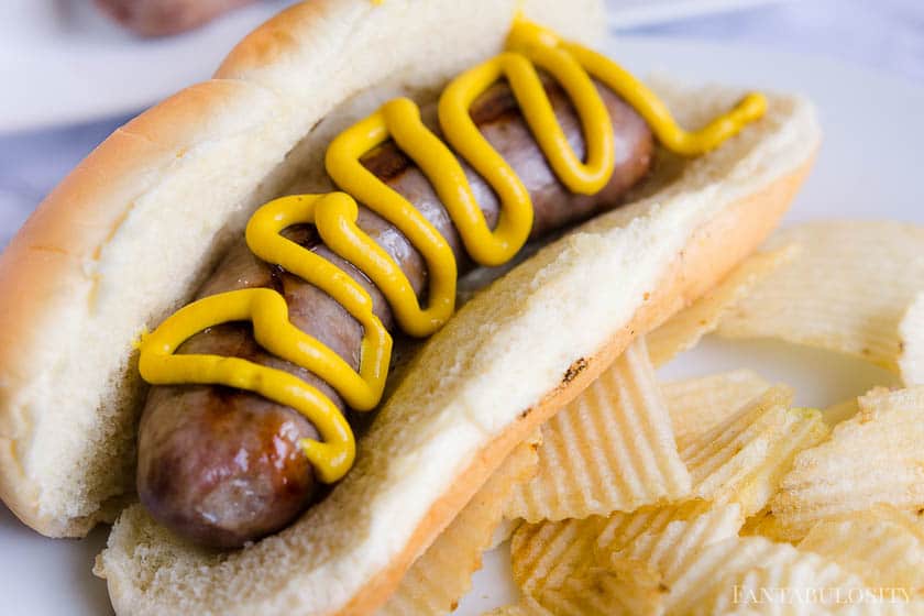 How to Cook Brat in the Oven - Brat in bun with mustard