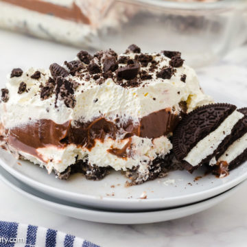 No Bake Oreo Dessert Recipe on a white plate with cookies