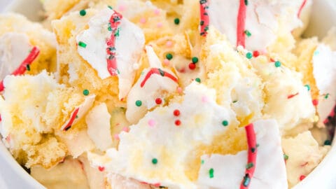 Holiday Tree Cake for Gifts From The Kitchen at #SundaySupper