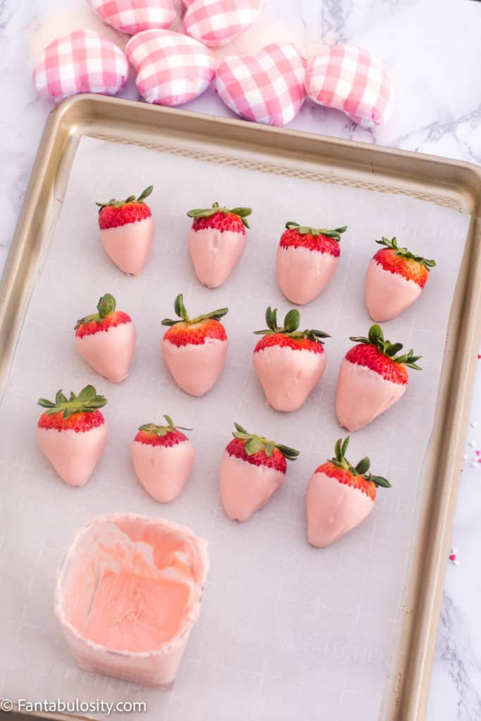 Easy Pink Chocolate Covered Strawberries - Fantabulosity