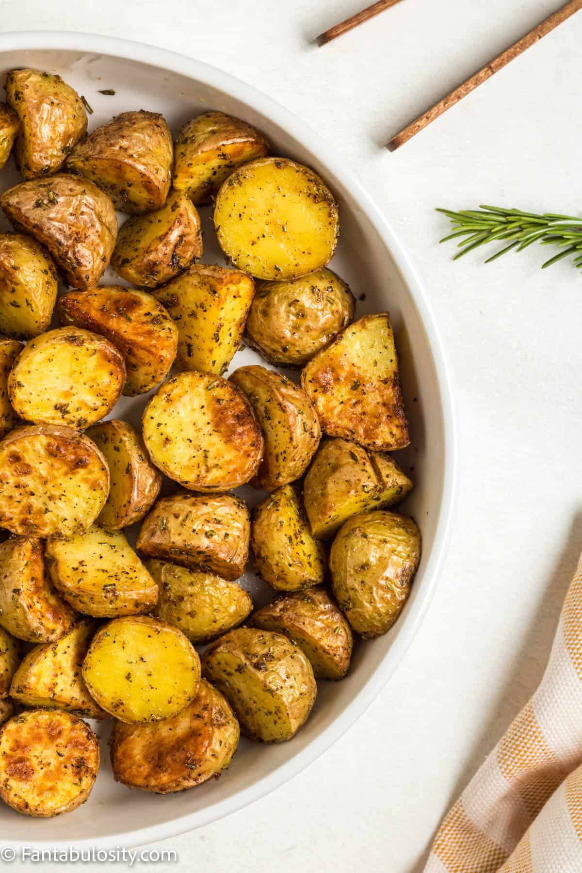 Air fryer baby potatoes in a bowl. 