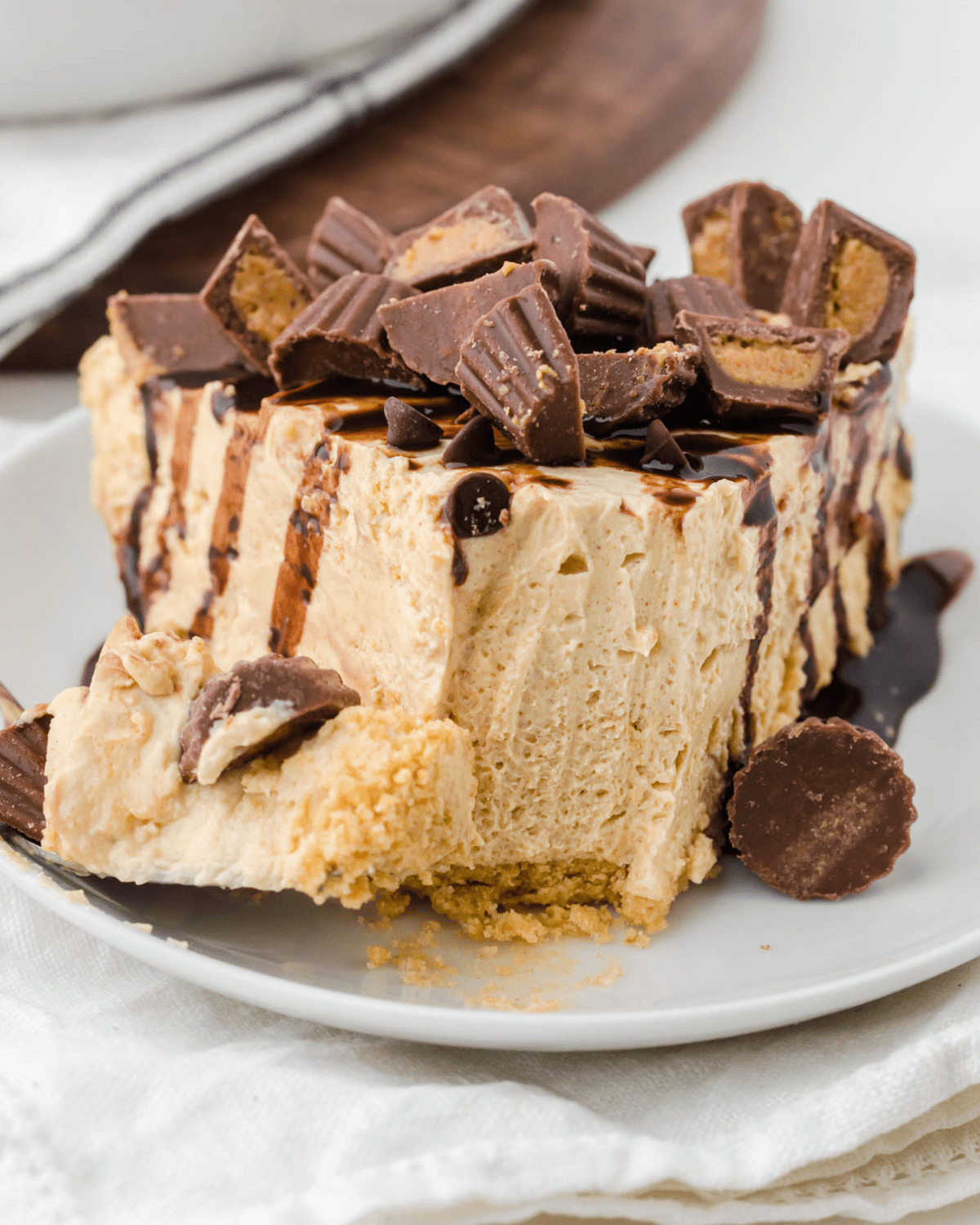 no bake peanut butter pie with peanut butter cups