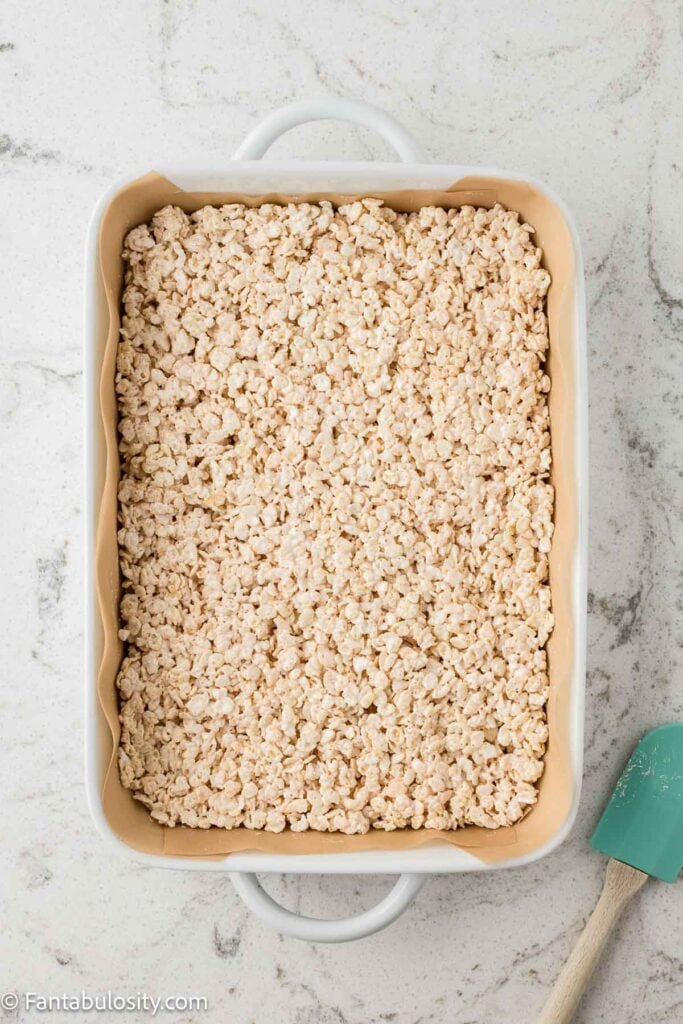 Rice Krispie Treats With Marshmallow Fluff Recipe (Easy And No Bake