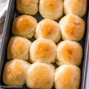 Yeast rolls in baking pan.