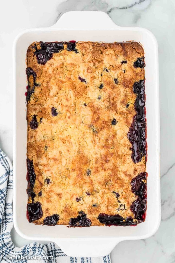 Blueberry Dump Cake (Easy, Buttery Dessert with Fresh Berries ...